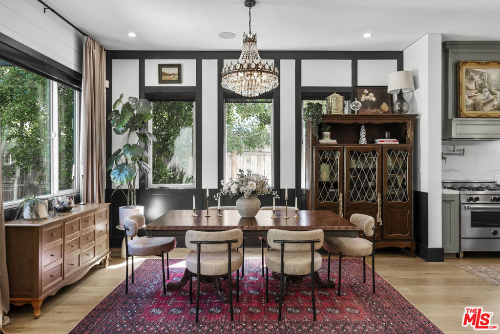 13431 Weddington Street