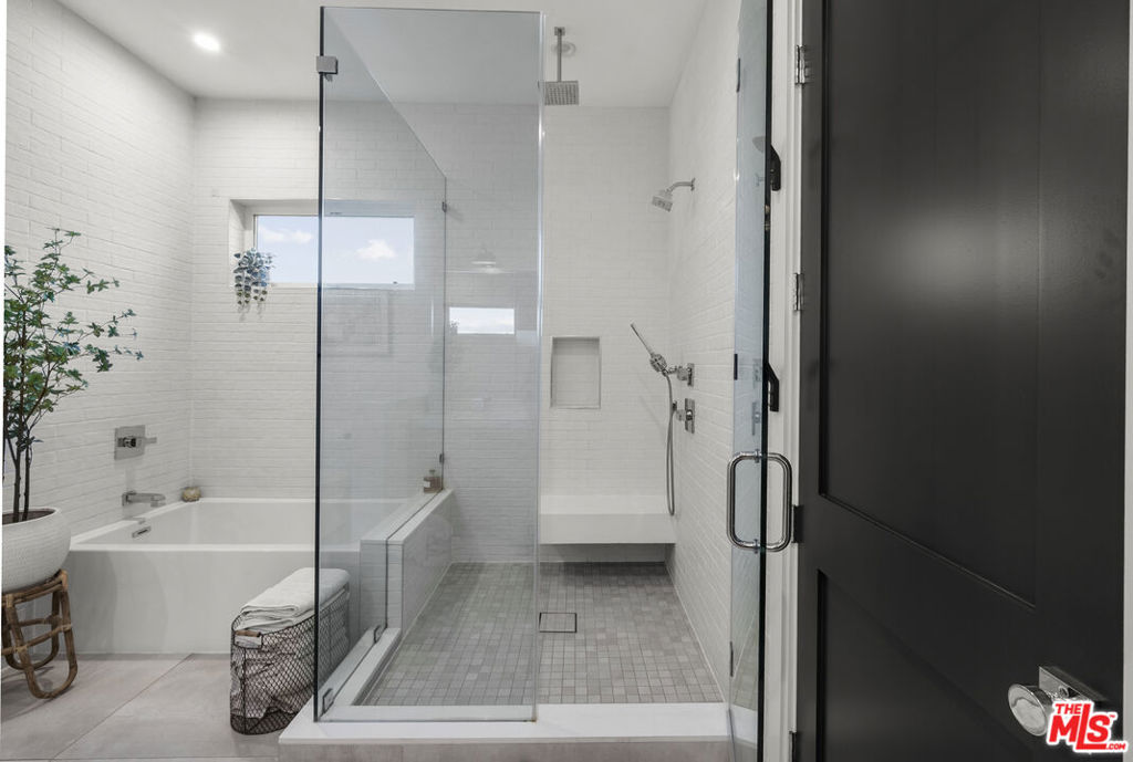 13431 Weddington Street