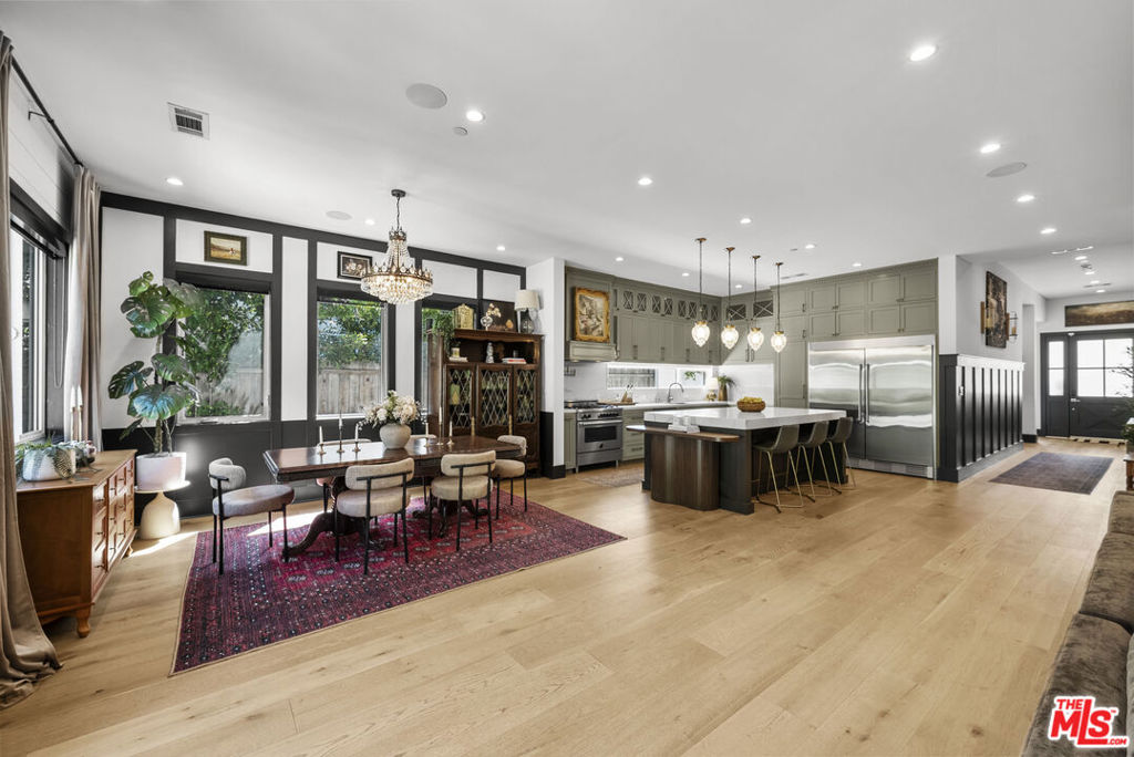 13431 Weddington Street