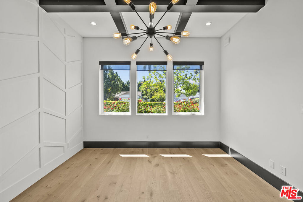 13431 Weddington Street