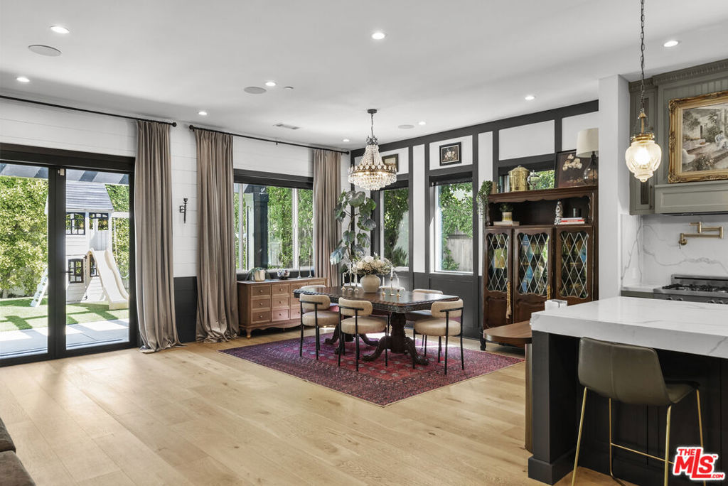 13431 Weddington Street