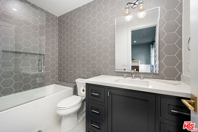 4957 Edgerton Avenue, Encino (los Angeles)