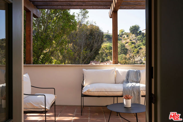 3462 White Rose Way, Encino (los Angeles)