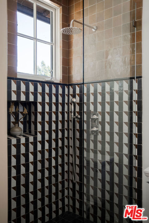 3462 White Rose Way, Encino (los Angeles)