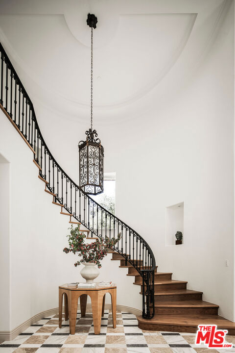 3462 White Rose Way, Encino (los Angeles)