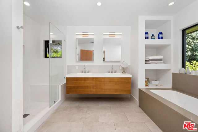 11460 Laurelcrest Road, Studio City (los Angeles)