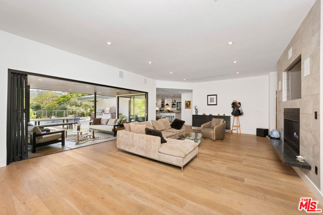 11460 Laurelcrest Road, Studio City (los Angeles)