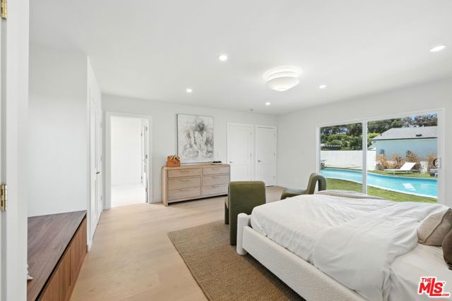 15727 Hartsook Street, Encino (los Angeles)
