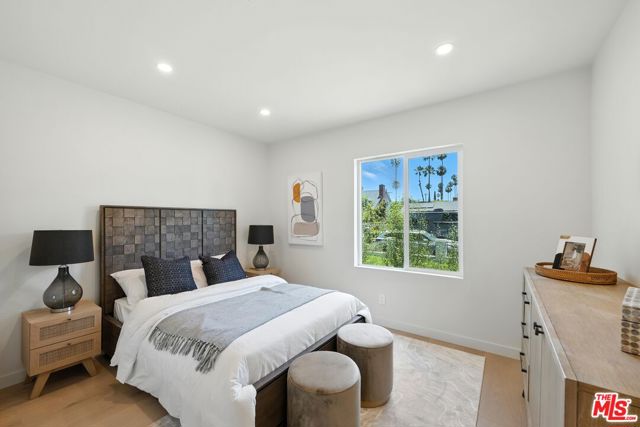 15727 Hartsook Street, Encino (los Angeles)