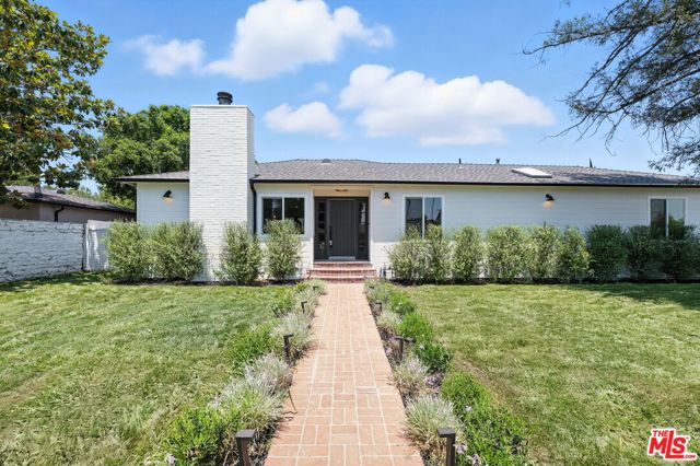 15727 Hartsook Street, Encino (los Angeles)