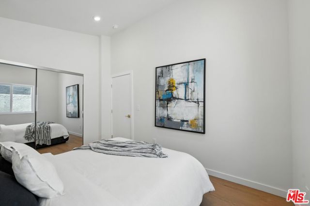 15727 Hartsook Street, Encino (los Angeles)