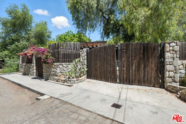 21881 Koontz Way, Topanga (los Angeles)