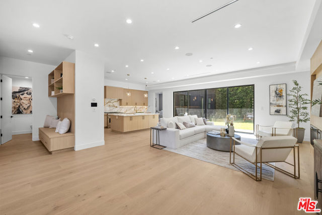 5741 Newcastle Avenue, Encino (los Angeles)