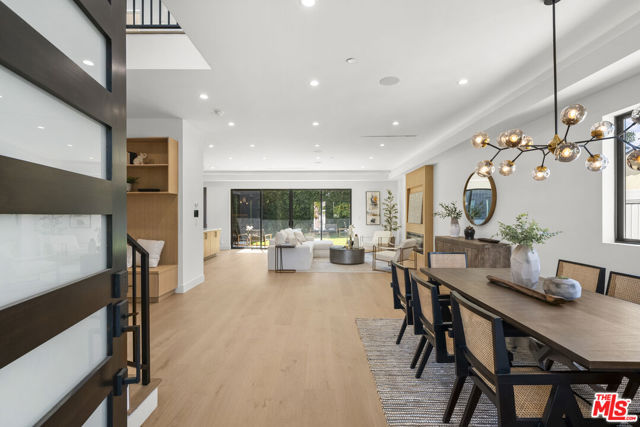 5741 Newcastle Avenue, Encino (los Angeles)