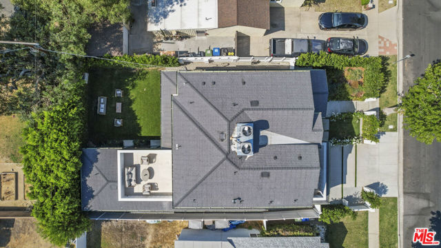 5741 Newcastle Avenue, Encino (los Angeles)