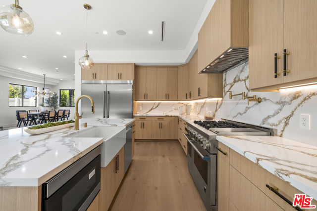 5741 Newcastle Avenue, Encino (los Angeles)