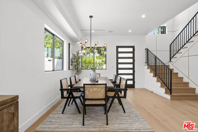 5741 Newcastle Avenue, Encino (los Angeles)