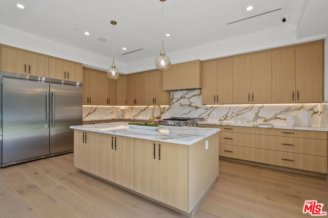 5741 Newcastle Avenue, Encino (los Angeles)