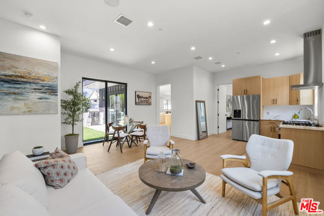 5741 Newcastle Avenue, Encino (los Angeles)