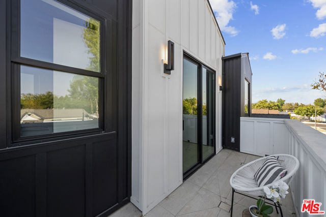 5741 Newcastle Avenue, Encino (los Angeles)