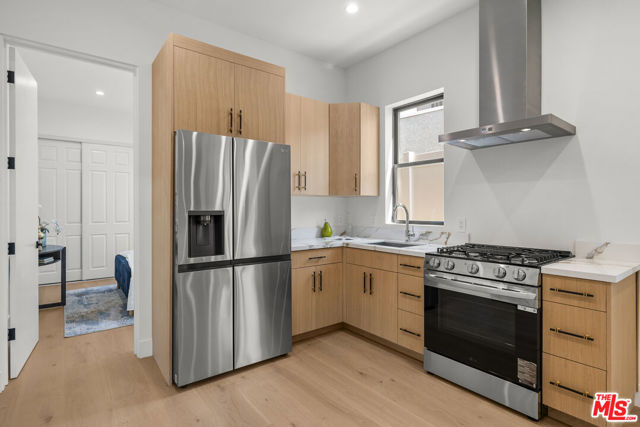 5741 Newcastle Avenue, Encino (los Angeles)