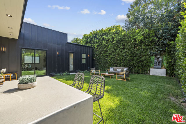 5741 Newcastle Avenue, Encino (los Angeles)