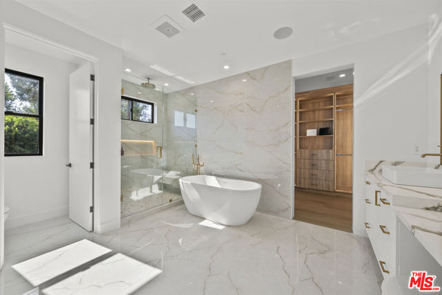 5741 Newcastle Avenue, Encino (los Angeles)