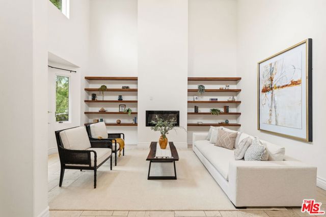 16655 La Maida Street, Encino (los Angeles)