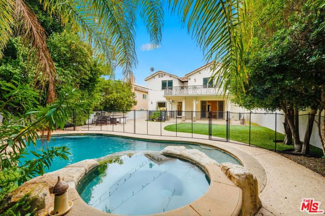 16655 La Maida Street, Encino (los Angeles)