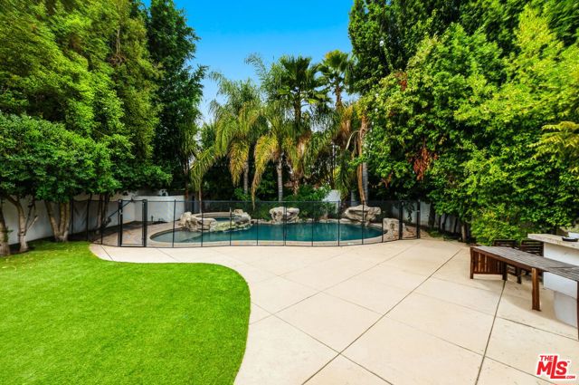 16655 La Maida Street, Encino (los Angeles)