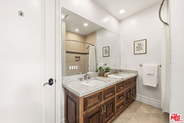 16655 La Maida Street, Encino (los Angeles)