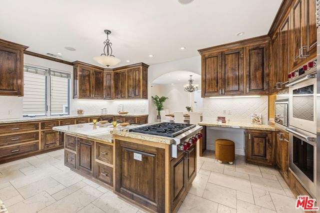 16655 La Maida Street, Encino (los Angeles)