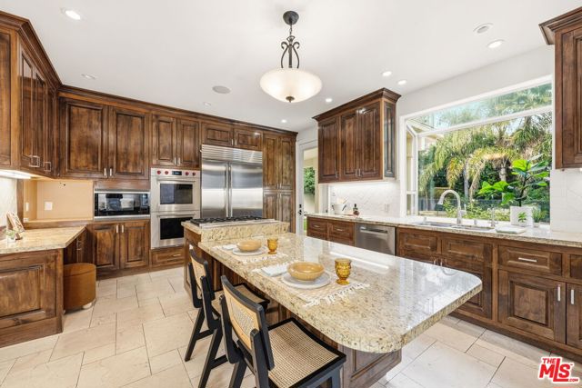 16655 La Maida Street, Encino (los Angeles)