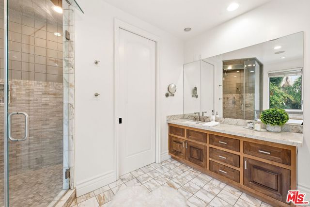 16655 La Maida Street, Encino (los Angeles)