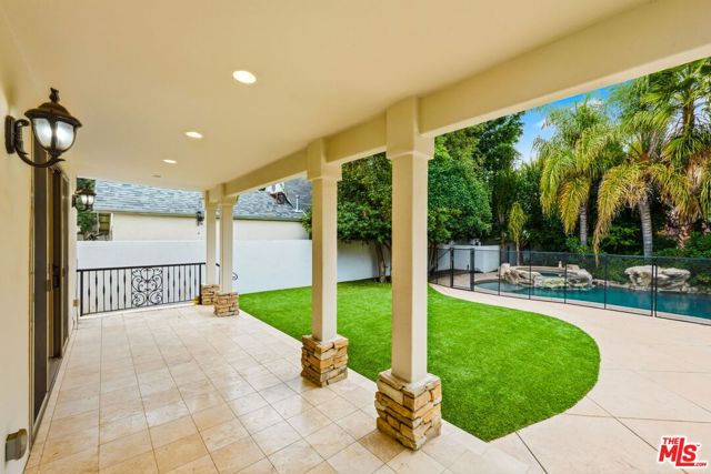 16655 La Maida Street, Encino (los Angeles)