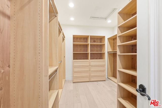 16655 La Maida Street, Encino (los Angeles)