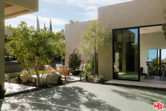 18911 Ringling Street, Tarzana (los Angeles)