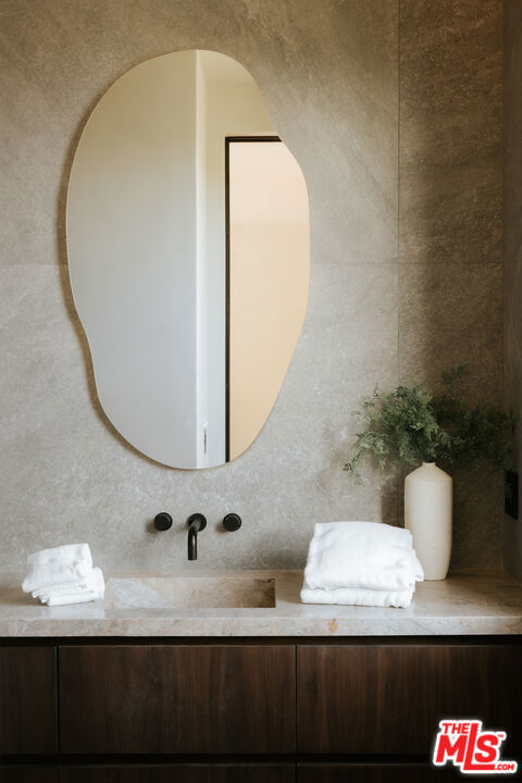 18911 Ringling Street, Tarzana (los Angeles)