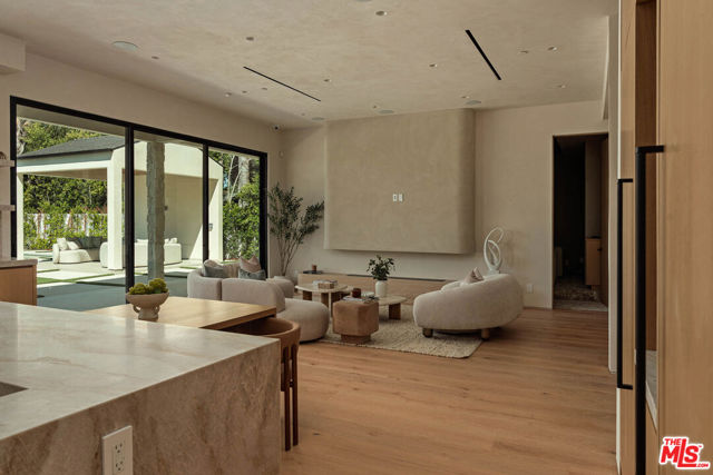 4447 Matilija Avenue