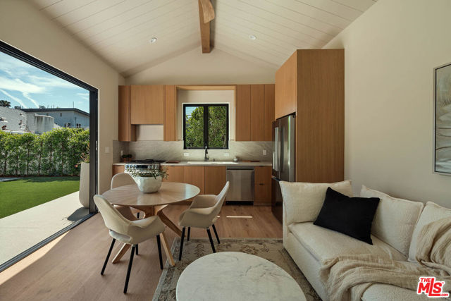 4447 Matilija Avenue