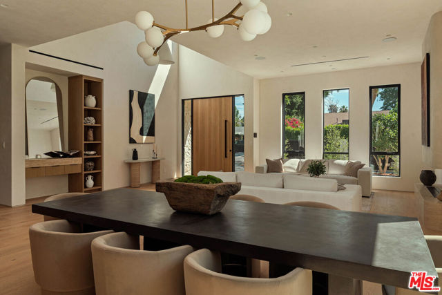 4447 Matilija Avenue