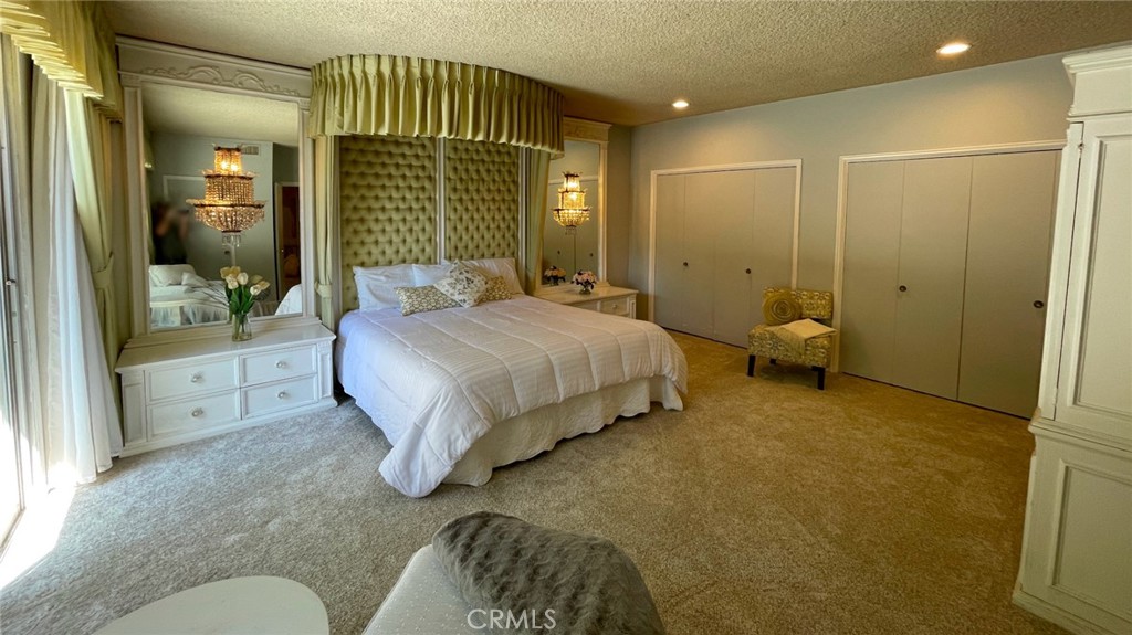 18155 Lake Encino Drive