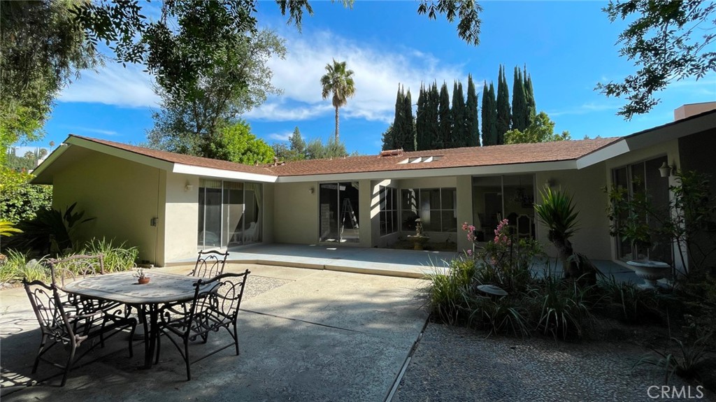 18155 Lake Encino Drive