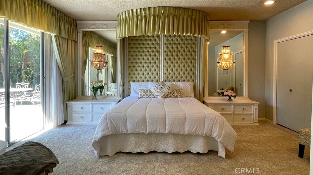 18155 Lake Encino Drive