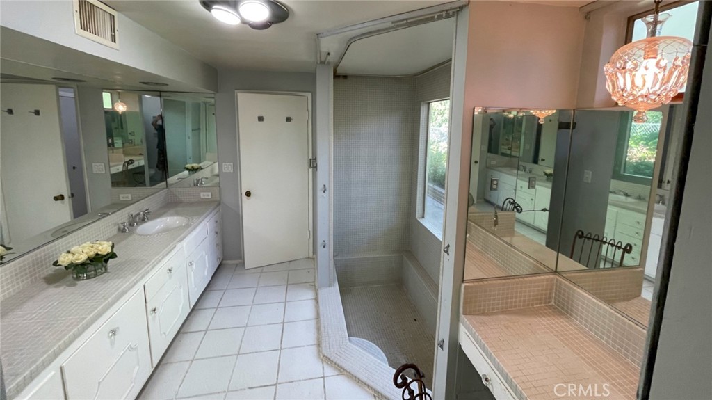 18155 Lake Encino Drive