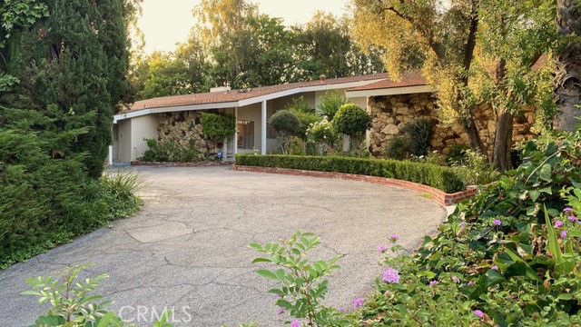 18155 Lake Encino Drive