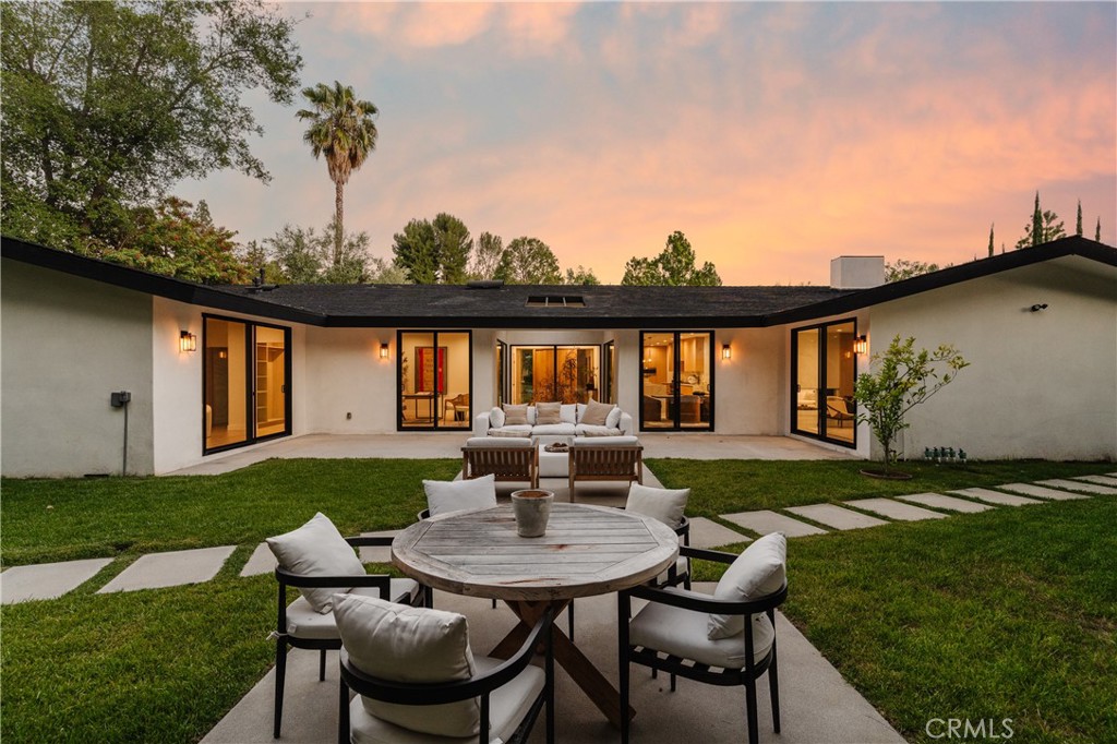 18155 Lake Encino Drive
