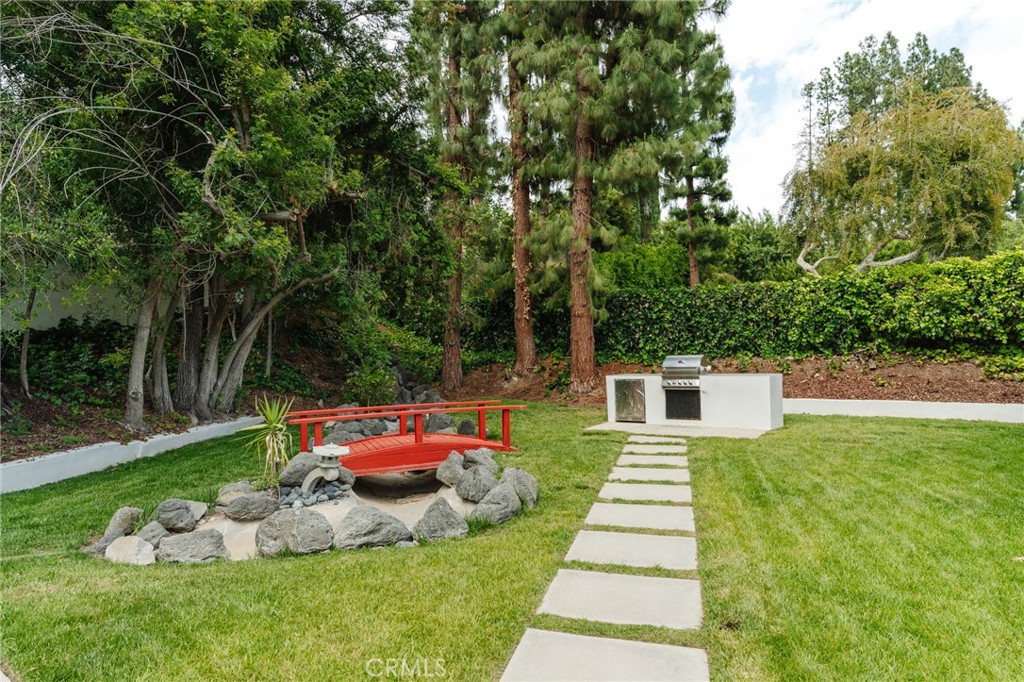 18155 Lake Encino Drive