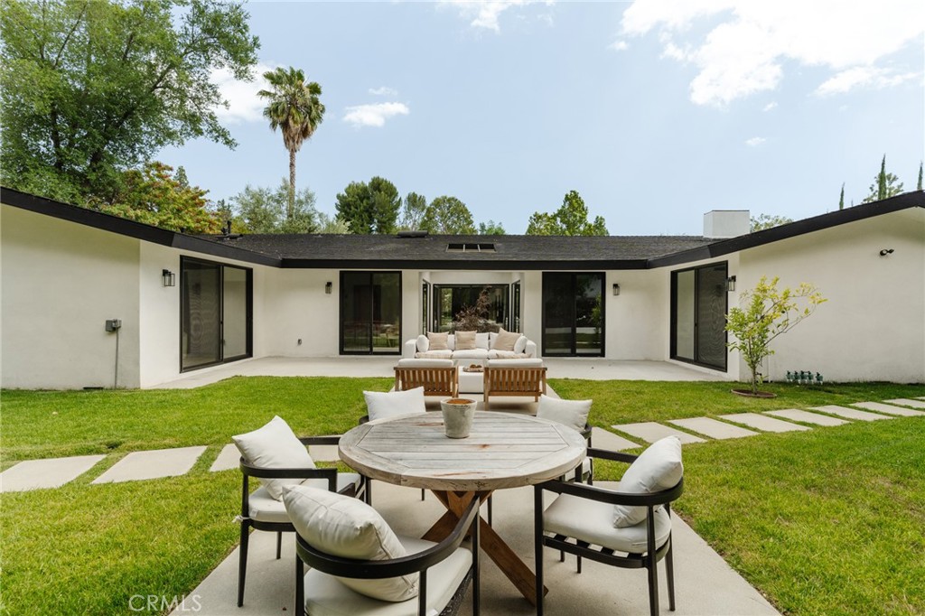 18155 Lake Encino Drive