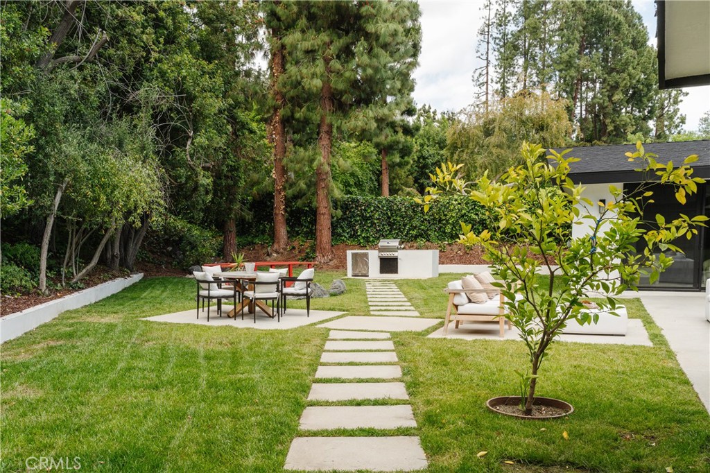 18155 Lake Encino Drive